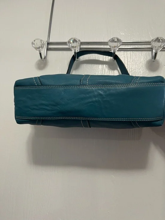 Coach Leather Y2K Hamptons Soho Demi Baguette shoulder bag - Picture 3 of 8